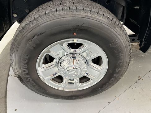 Used 2024 RAM 3500 Tradesman w/ Chrome Appearance Group AWD/4WD image 25