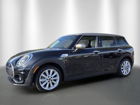 Used 2024 MINI Cooper Clubman S w/ Signature Upholstery Package FWD image 3