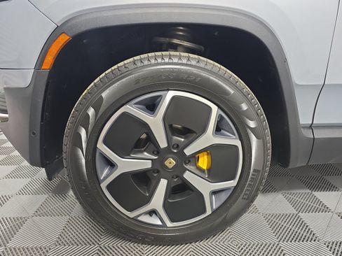 Used 2024 Rivian R1T Adventure AWD/4WD image 9