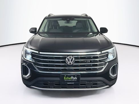 Used 2025 Volkswagen Atlas SE FWD image 2