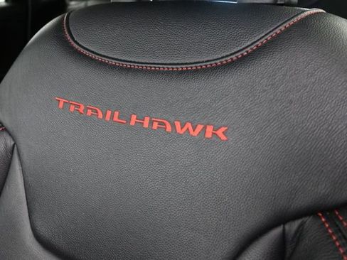 Used 2018 Jeep Renegade Trailhawk w/ Cold Weather Group II AWD/4WD image 28