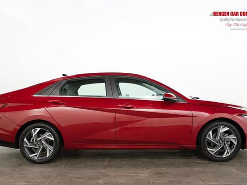 Used 2025 Hyundai Elantra Limited image 17