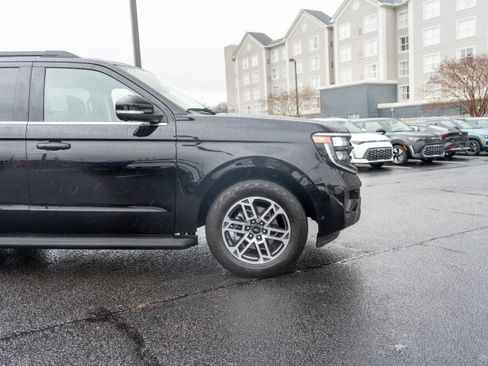 Used 2025 Ford Expedition Active image 10