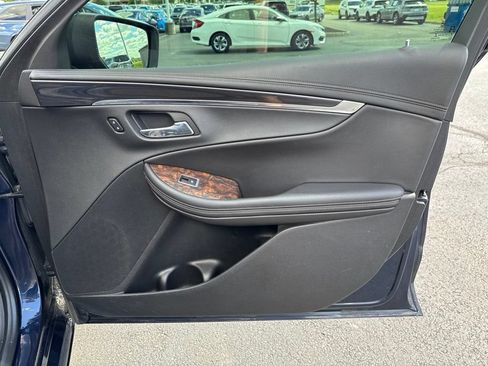 Used 2015 Chevrolet Impala LT FWD image 34