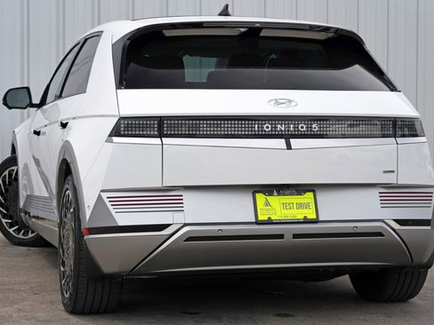 Used 2022 Hyundai Ioniq 5 Limited image 5