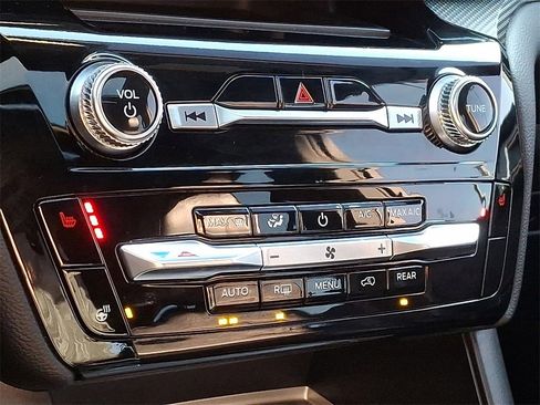 Used 2024 Ford Explorer ST-Line w/ Class IV Trailer Tow Package image 17