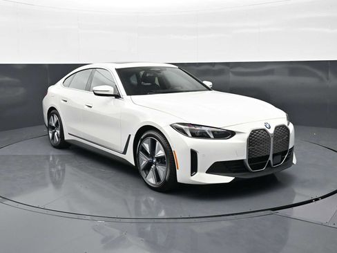 New 2026 BMW i4 eDrive40 w/ Premium Package RWD image 3
