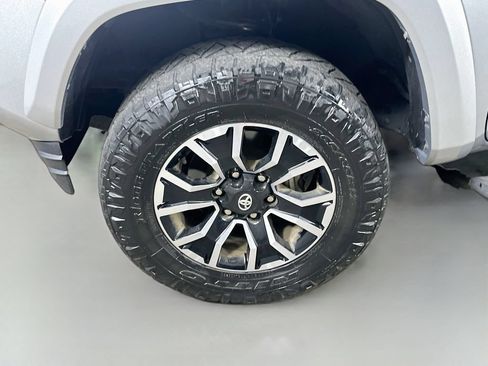 Used 2023 Toyota Tacoma TRD Sport w/ Advanced Technology Package AWD/4WD image 8