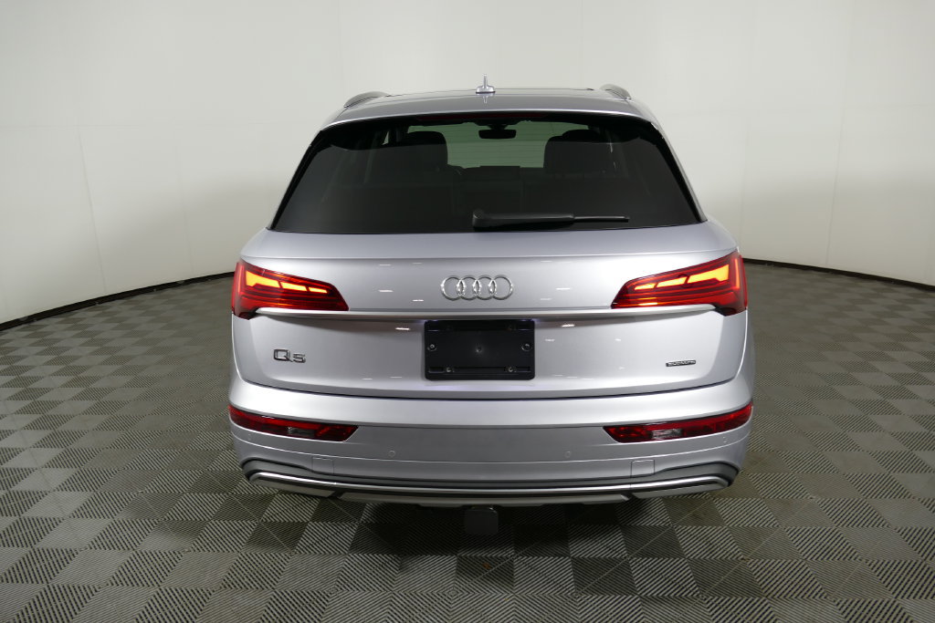 Used 2023 Audi Q5 Prestige AWD/4WD image 4