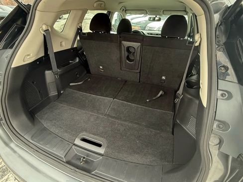 Used 2015 Nissan Rogue SV w/ SV Family Package image 29