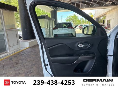 Used 2019 Jeep Cherokee Limited w/ Trailer Tow Group image 20