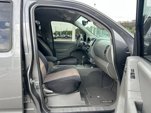 Used 2020 Nissan Frontier SV RWD image 38