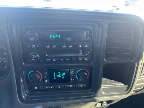 Used 2006 GMC Sierra 1500 SLE w/ Light Duty Power Package AWD/4WD image 14