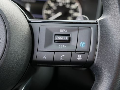 Certified 2023 Nissan Rogue SV image 29