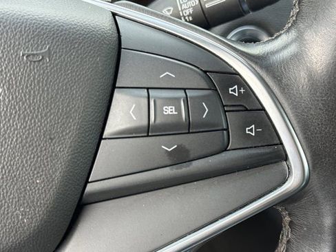 Used 2018 Cadillac XT5 Luxury w/ Driver Awareness Package image 23