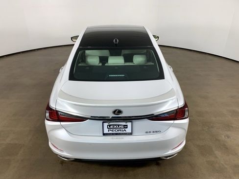 Used 2025 Lexus ES 350 Ultra Luxury w/ Accessory Package (Z2) image 11