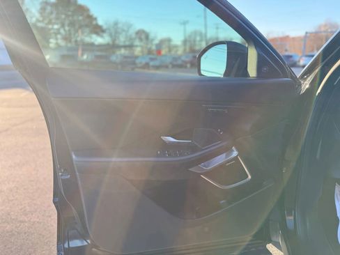 Used 2020 Jaguar E-PACE image 8