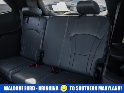 Used 2023 Buick Enclave Essence image 38