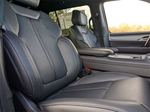 New 2025 Jeep Wagoneer Series II image 42