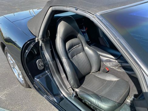 Used 1999 Chevrolet Corvette Convertible w/ Memory Pkg image 29