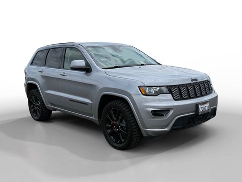 Used 2021 Jeep Grand Cherokee Laredo X AWD/4WD image 7