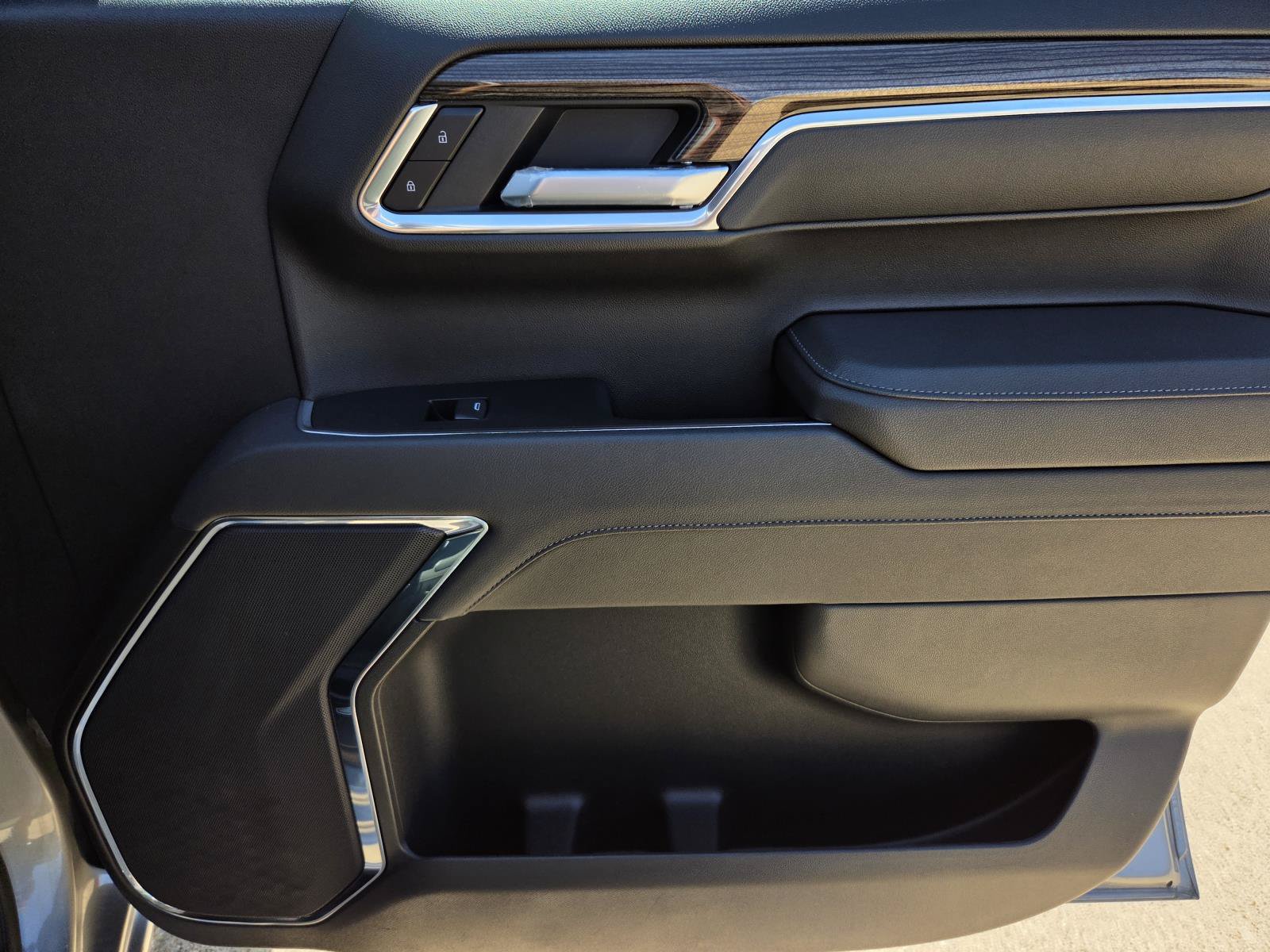 Used 2026 Chevrolet Silverado 1500 LT w/ Protection Package RWD image 9