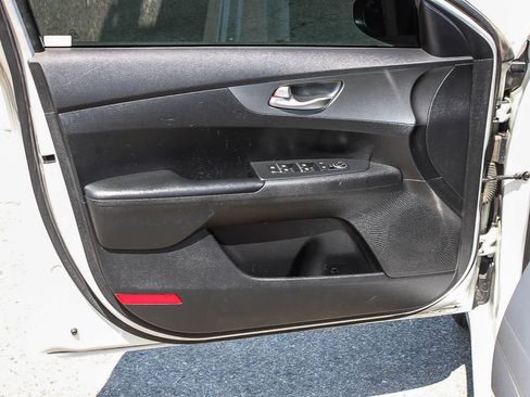 Used 2020 Kia Forte LXS FWD image 21