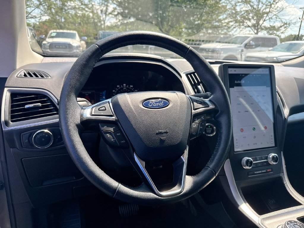Used 2024 Ford Edge SEL AWD/4WD image 11