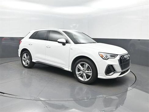 Used 2019 Audi Q3 2.0T Premium Plus w/ Premium Plus Package image 3
