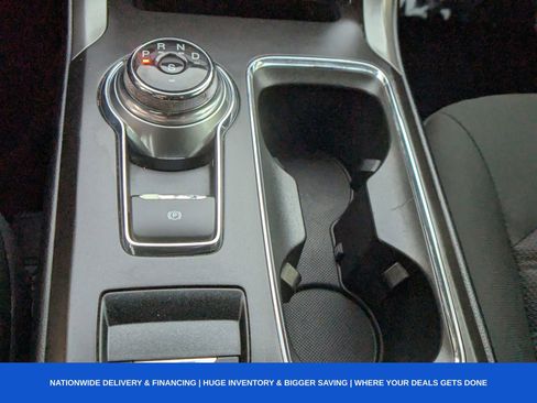 Used 2017 Ford Fusion SE w/ Fusion SE Technology Package image 27