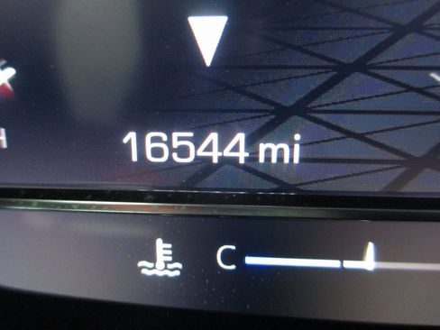 Used 2024 GMC Yukon AT4 w/ AT4 Premium Plus Package image 34