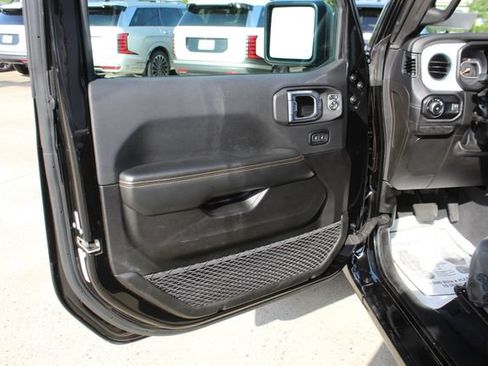 Used 2025 Jeep Wrangler Unlimited Sahara AWD/4WD image 14