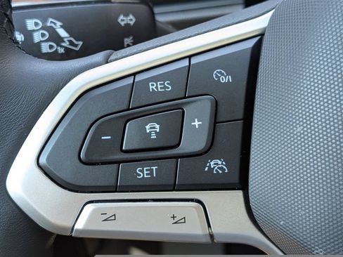 Used 2024 Volkswagen Jetta SE FWD image 24