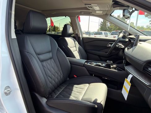 New 2026 Nissan Rogue Platinum AWD/4WD image 16