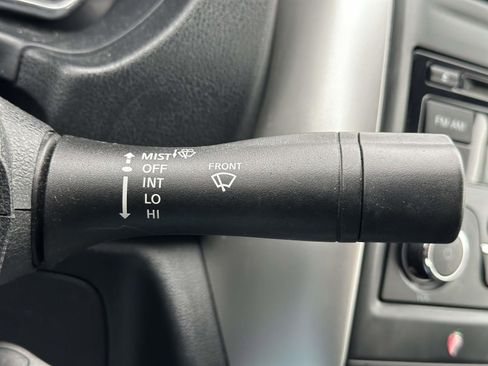 Used 2016 Nissan Versa SV FWD image 16