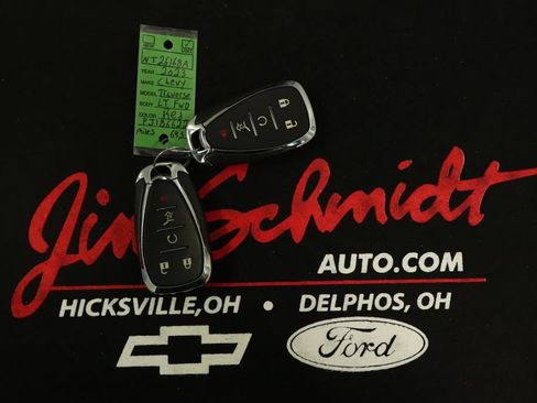 Used 2023 Chevrolet Traverse LT FWD image 39