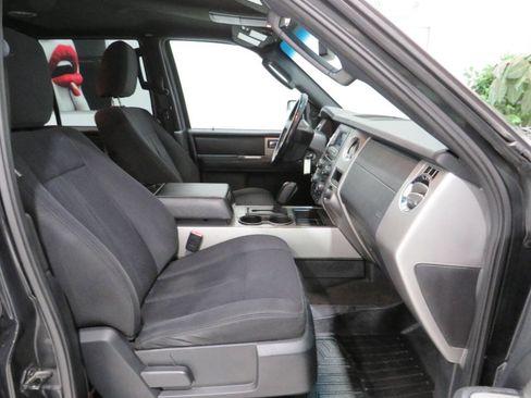 Used 2016 Ford Expedition EL XLT image 11