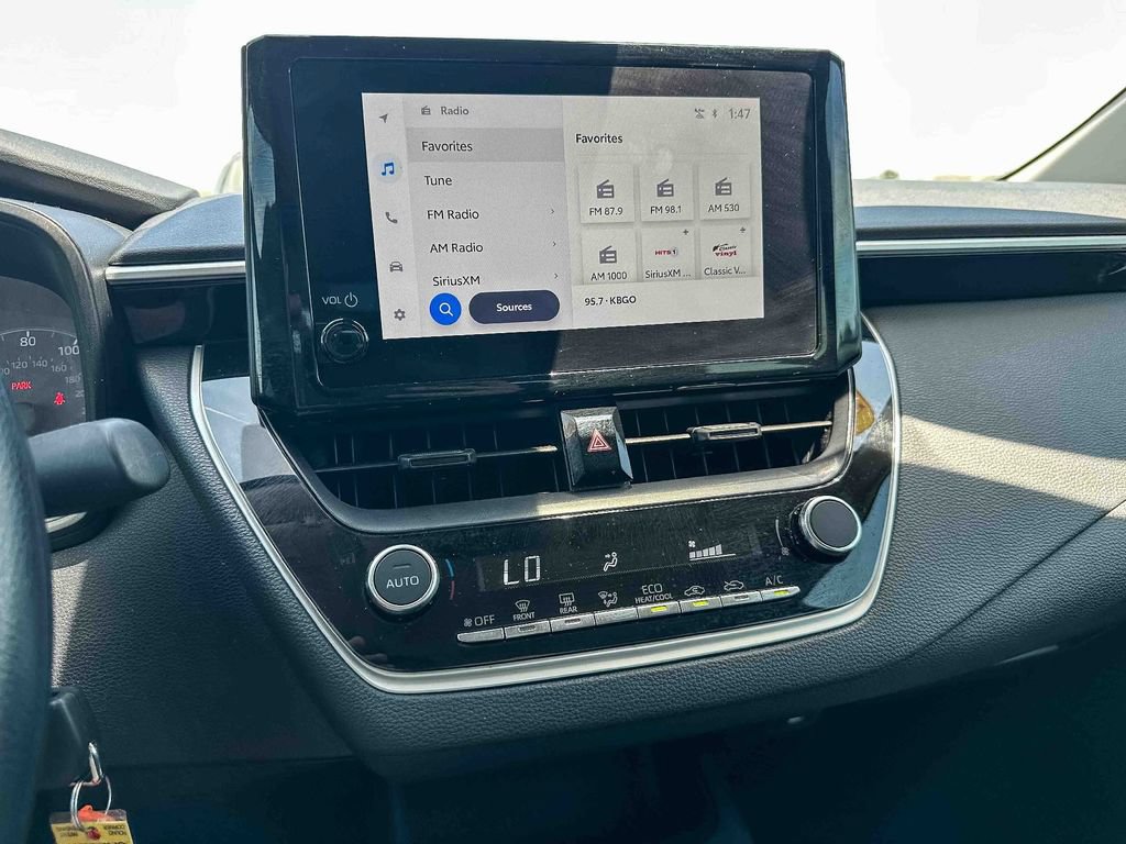 Used 2025 Toyota Corolla LE FWD image 28