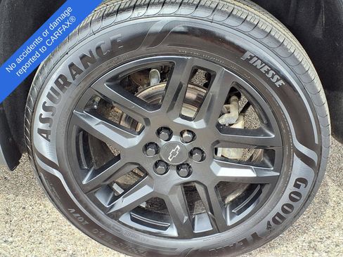 Used 2022 Chevrolet Traverse LT w/ LPO, Blackout Package AWD/4WD image 9