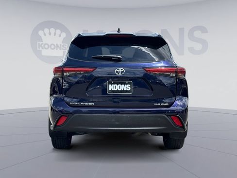 Used 2023 Toyota Highlander XLE AWD/4WD image 5