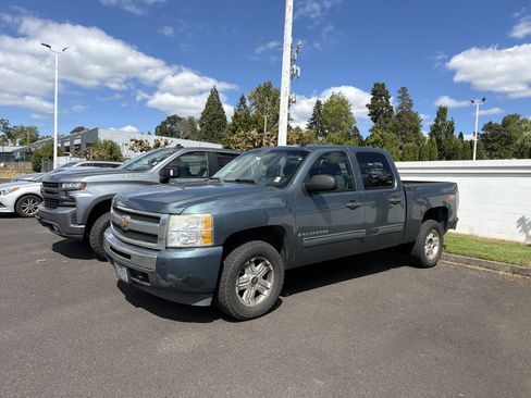 Used 2009 Chevrolet Silverado 1500 LT w/ Power Pack Plus RWD image 1