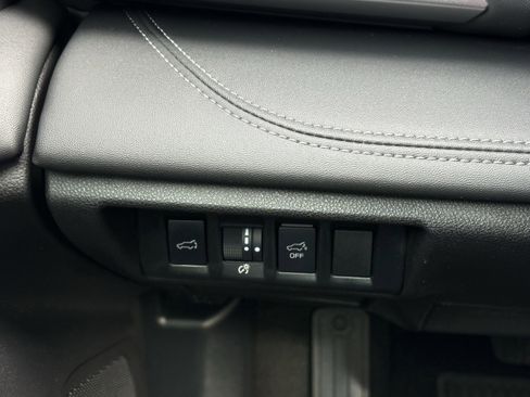 Used 2023 Subaru Outback Limited image 17