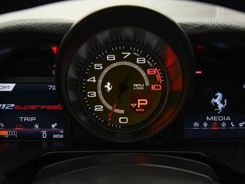 Used 2018 Ferrari 812 Superfast RWD image 20