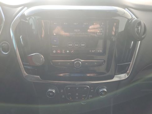 Used 2021 Chevrolet Traverse LS image 18