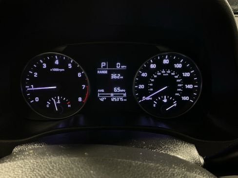 Used 2017 Hyundai Elantra SE w/ Cargo Package image 22