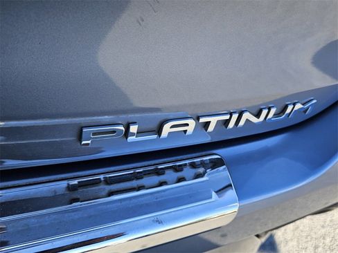 Used 2021 Toyota Highlander Platinum image 13