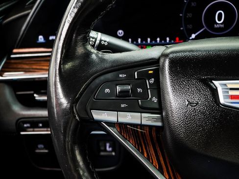 Used 2021 Cadillac Escalade Premium Luxury image 39