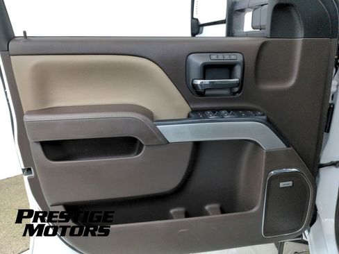 Used 2017 Chevrolet Silverado 2500 LTZ w/ LTZ Plus Package image 28