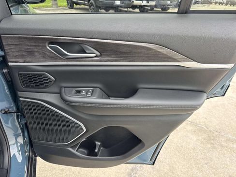 New 2026 Jeep Grand Cherokee Limited RWD image 20