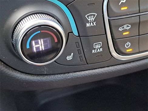 Used 2024 Chevrolet Equinox LT image 17